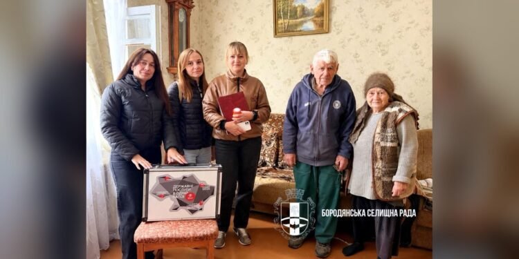 У Бородянці виїзний ЦНАП допомагає оформлювати компенсації за пошкоджене житло
