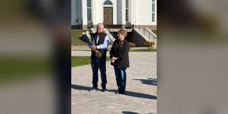Делегація зі США відвідала Бучу на знак вшанування пам'яті американських добровольців