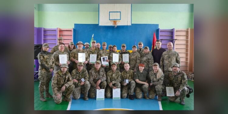 У Бучанській громаді відзначили добровольців ДФТГ нагородами
